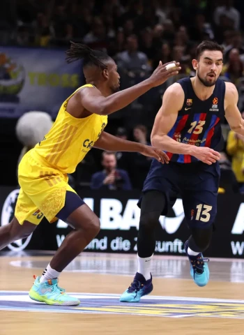 Triunfo del Barcelona en el último suspiro (86-88)
