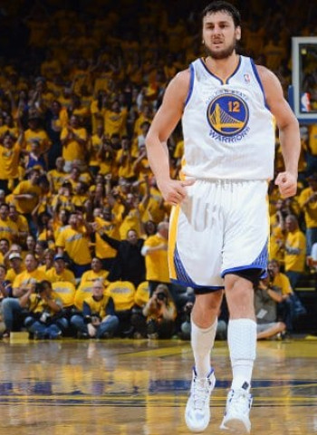Bogut, con los Celtics en el horizonte, espera tener equipo en días