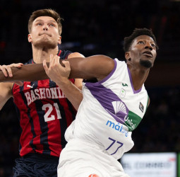 El Baskonia mantiene su mala racha ante el Unicaja (84-93)