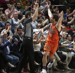Sam Van Rossom renueva con Valencia Basket hasta 2020