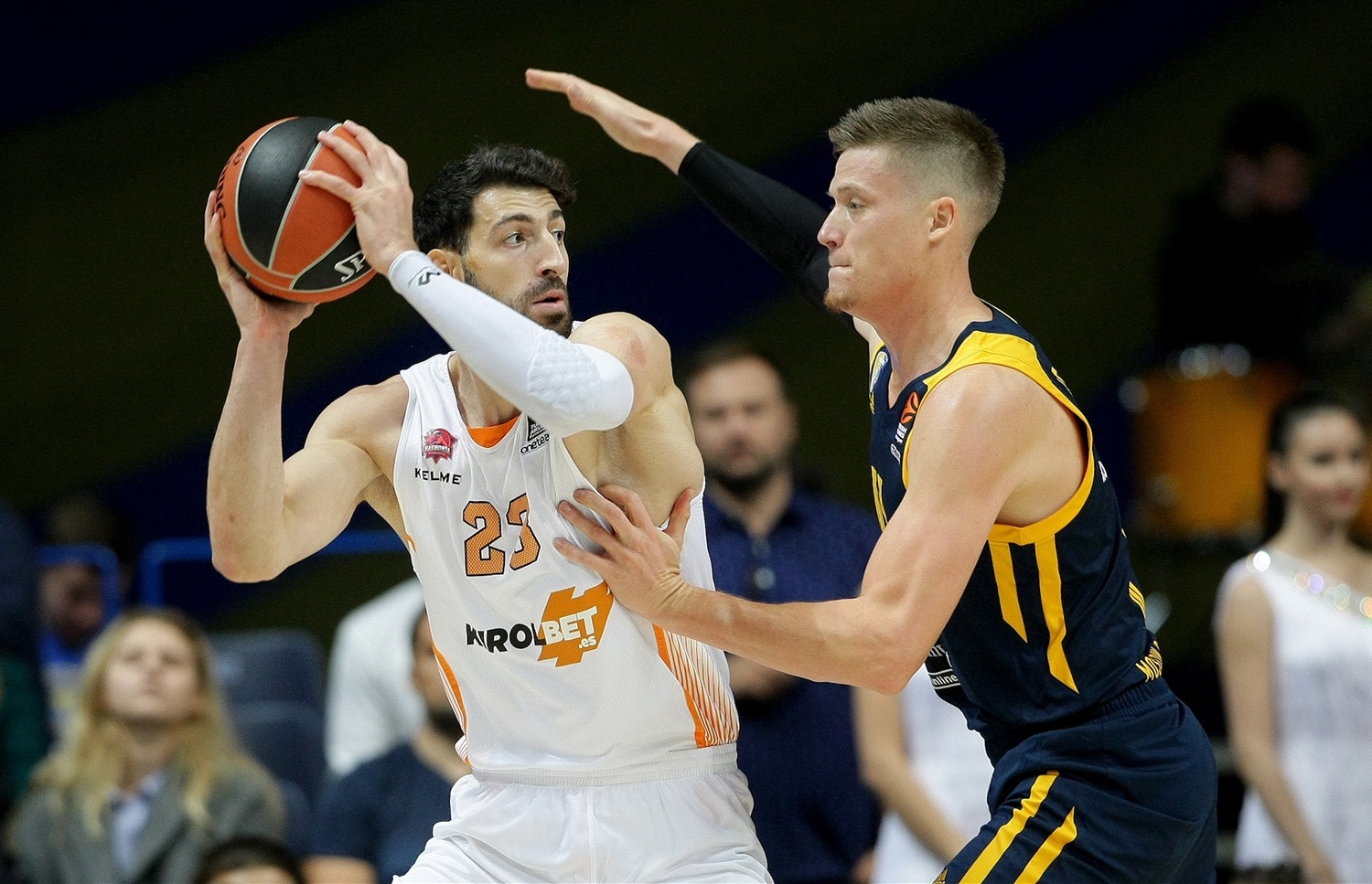 KIROLBET Baskonia cae ante el Khimki (79-76)
