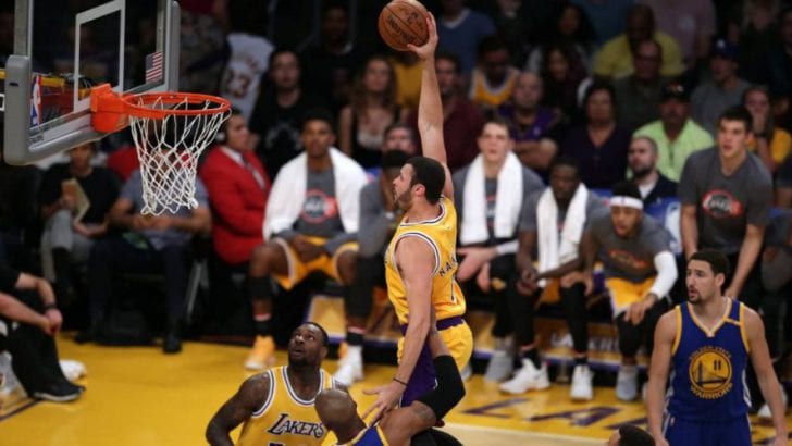 ¿Qué ha pasado en la NBA? Los Lakers se gustan ante GSW, NY mejora y Booker lidera