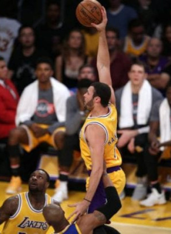 ¿Qué ha pasado en la NBA? Los Lakers se gustan ante GSW, NY mejora y Booker lidera