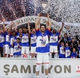 El Anadolu Efes se proclama campeón de la copa turca