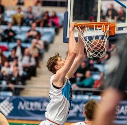 Monbus Obradoiro, sin problemas ante el Real Betis Energía Plus (89-70)