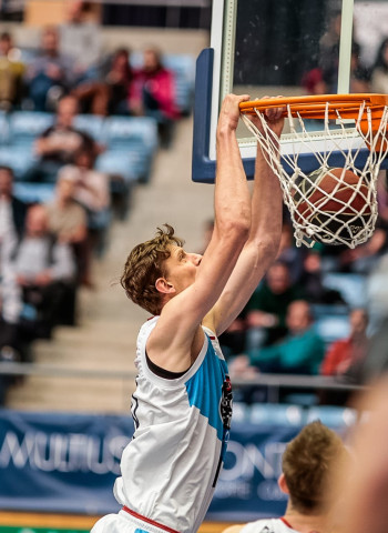 Monbus Obradoiro, sin problemas ante el Real Betis Energía Plus (89-70)