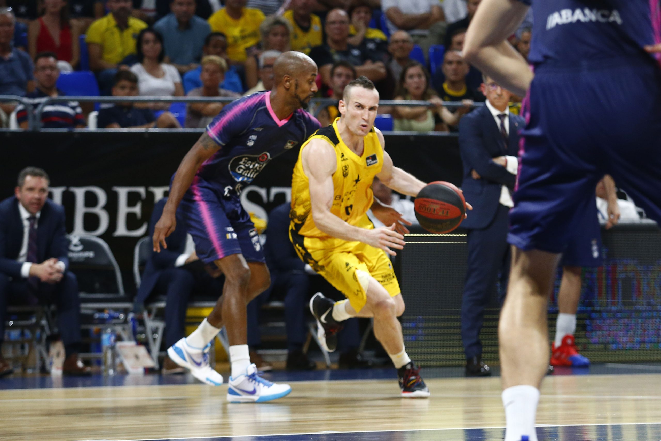 Iberostar Tenerife gana con el ritmo de Huertas y la efectividad de Shermadini (90-78)