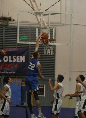 La selección canaria cadete, cerca de sorprender al USK Praha, en su segunda jornada del ‘XXIII Fred Olsen Express International Basketball Tournament’