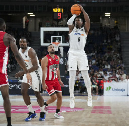 El Real Madrid gana de forma clara al Girona, 95-67
