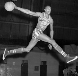 ¿Es Wilt Chamberlain el jugador más dominante en la historia del baloncesto?