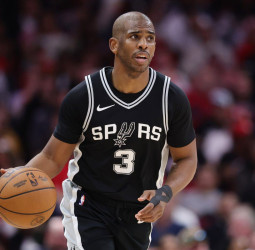 Chris Paul, en el radar de Milwaukee como posible fichaje de urgencia