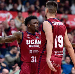 Un autoritario UCAM Murcia domina al Coviran Granada, 91-78
