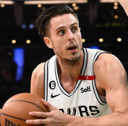 Zach Collins renueva con los San Antonio Spurs