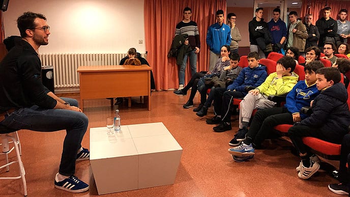 Nacho Llovet: "No hay que escoger entre los estudios y el deporte"