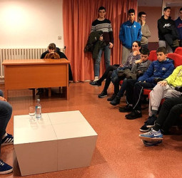 Nacho Llovet: "No hay que escoger entre los estudios y el deporte"