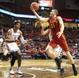 Matt Thomas: “Hablé con Whittington, Hummel y Brown y todos dijeron grandes cosas sobre su experiencia jugando en Santiago”