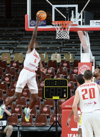 El Fenerbahce se fija en Yoan Makoundou