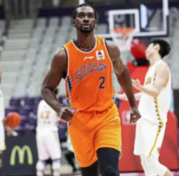Noah Vonleh vuelve a los Shanghai Sharks