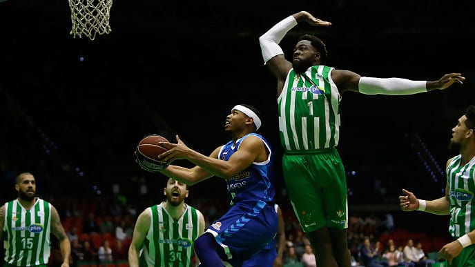 San Pablo encadena su cuarta victoria consecutiva ante un Real Betis en zona roja (96-101)