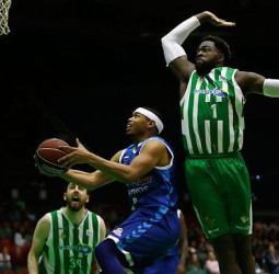 San Pablo encadena su cuarta victoria consecutiva ante un Real Betis en zona roja (96-101)