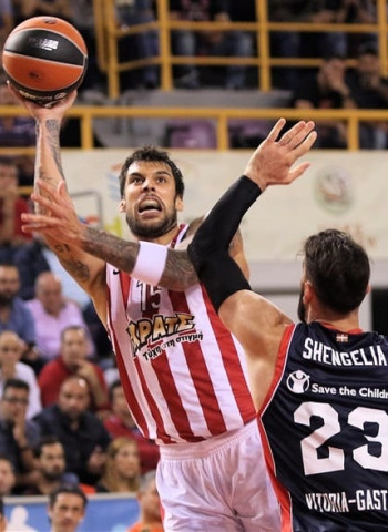 Olympiacos se impone al Baskonia (75-64)