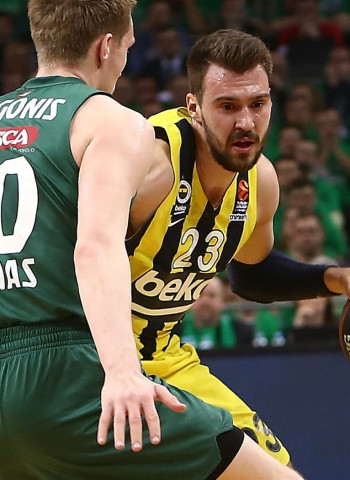 Fenerbahce asalta el Zalgirio (57-66) y se adelanta en la serie de nuevo [2-1]