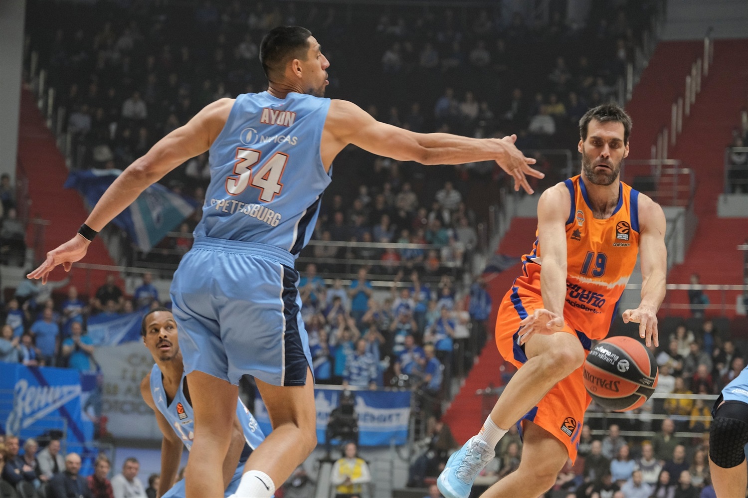 El Valencia sigue sumando victorias y entra en la zona de playoffs (81-86)