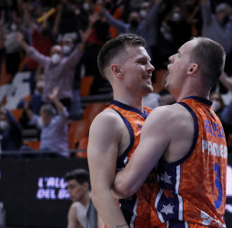 Valencia reencuentra su intensidad y arrolla al mermado Real Madrid (85-67)