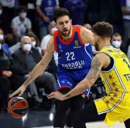 El Anadolu Efes acribilla al Maccabi (109-77)