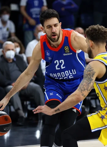 El Anadolu Efes acribilla al Maccabi (109-77)