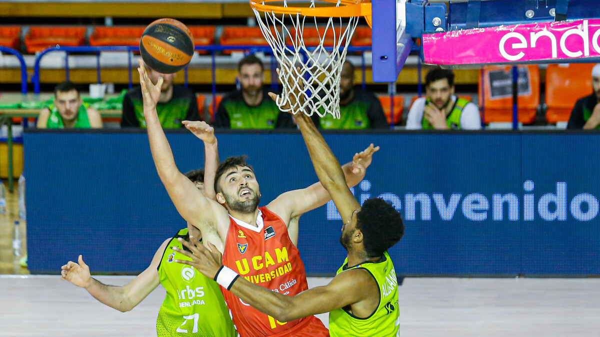 UCAM Murcia se estrena en 2021 con un triunfo vital (70-82)