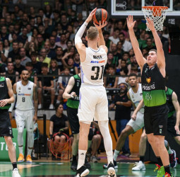 Victoria sin paliativos del Real Madrid en Badalona (73-83)