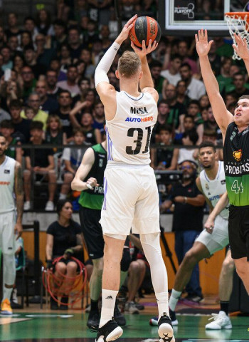 Victoria sin paliativos del Real Madrid en Badalona (73-83)