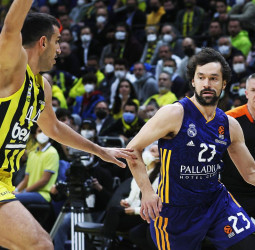 Derrota del Real Madrid en la cancha del Fenerbahce (66-51)