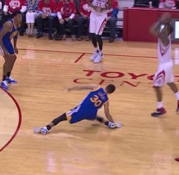 Alarma en los Warriors, Curry sufre un esguince de rodilla