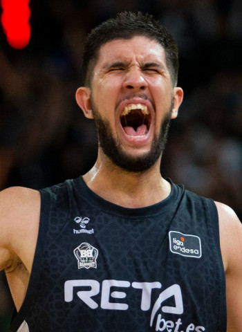 Un triplazo de Boutelle da el triunfo a un gran RETAbet Bilbao (78-81)