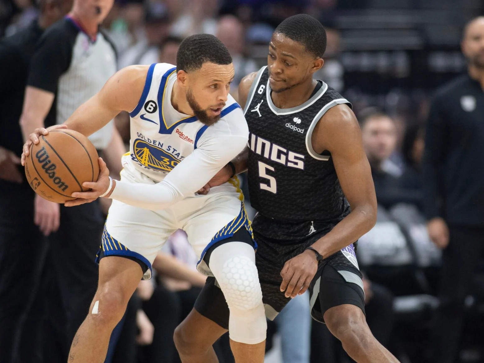 Los Kings superan a Warriors en su primer partido de playoff en 17 años, 126-123 [1-0]
