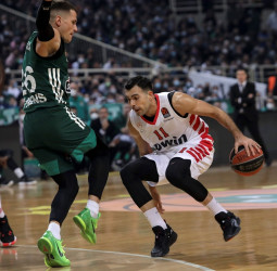 El Olympiacos se impone en el derbi griego y sigue en plena forma (65-84)