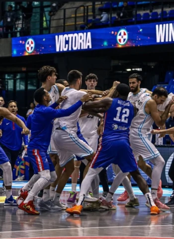 FIBA suspendió a cuatro jugadores dominicanos y tres argentinos por la trifulca post-partido