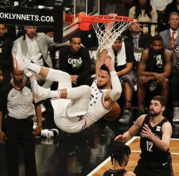 Sin Embidd, Simmons asume la responsabilidad y los Sixers recuperan la ventaja campo (115-131) [2-1]