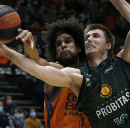 Ajustada victoria del Valencia Basket ante el Joventut (71-70)