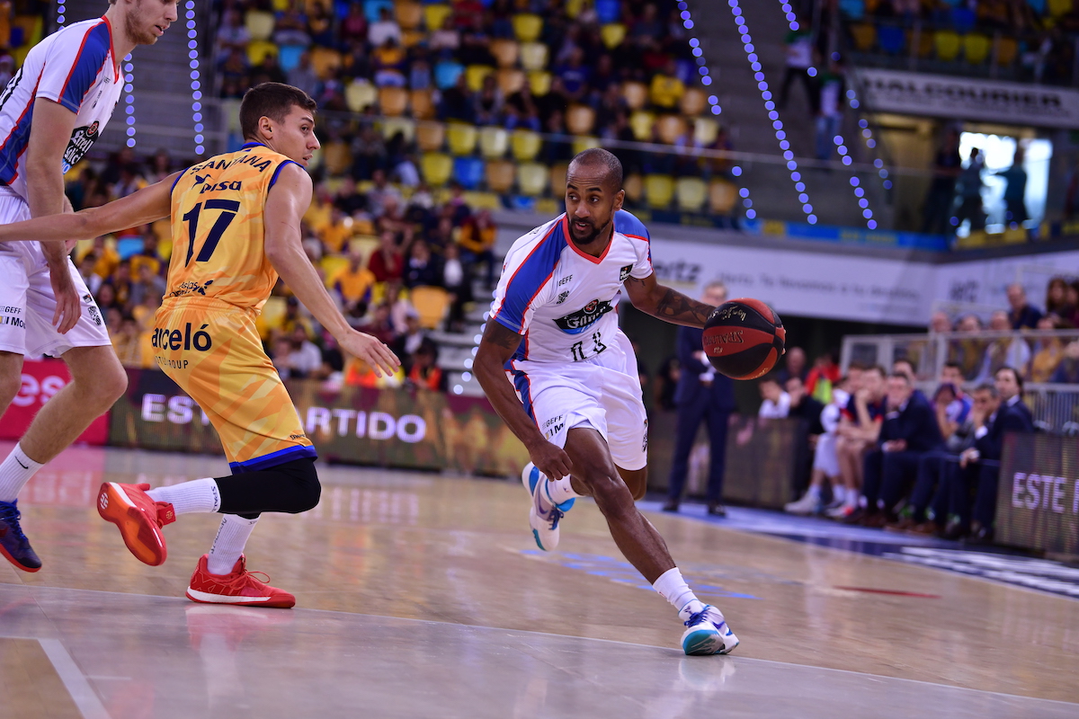 El jugador del Monbus Obradoiro, Earl Calloway, sufre un edema óseo en su rodilla derecha