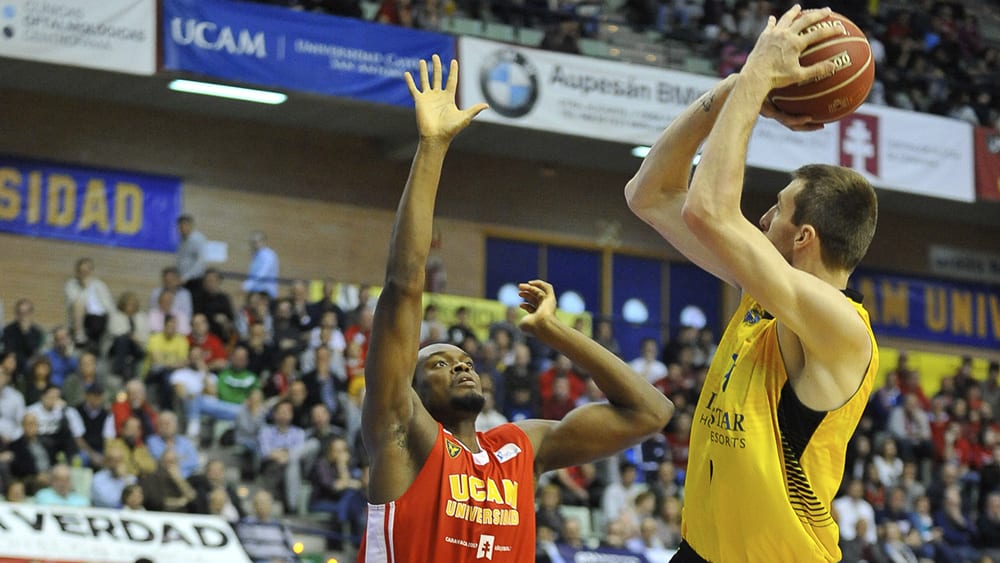 Primer asalto entre UCAM Murcia e Iberostar Tenerife en la Champions