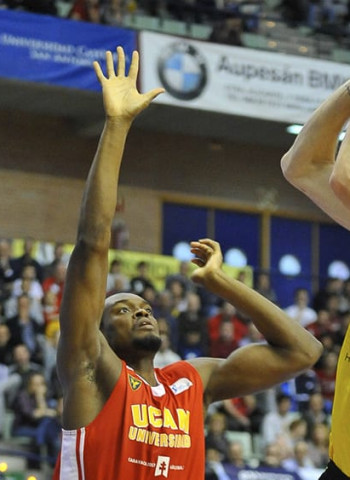 Primer asalto entre UCAM Murcia e Iberostar Tenerife en la Champions