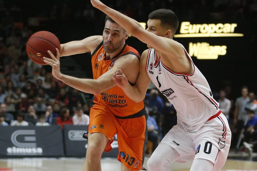 La segunda parte del Valencia Basket le permite golpear primero (1-0) ante Rytas (75-64)