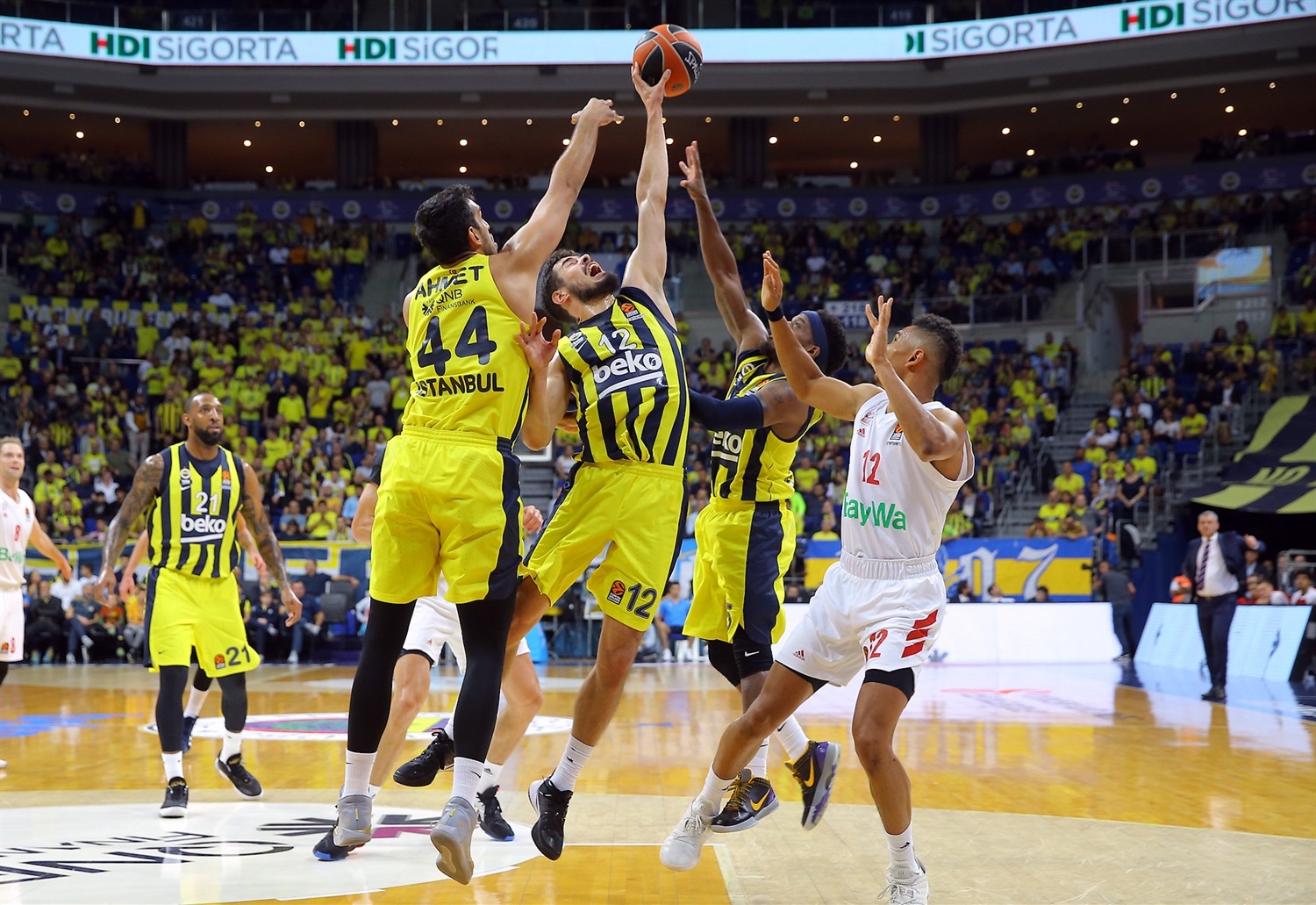 El Fenerbahce pone fin a su racha de derrotas (90-82)