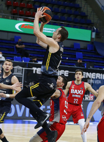 El Iberostar Tenerife gana a Baxi Manresa, superioridad aurinegra (85-70)
