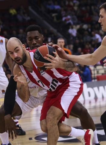 El Armani Milán encadena su segunda derrota consecutiva ante un combativo Olympiacos (91-70)