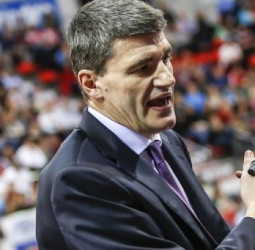 El Anadolu Efes insiste en Velimir Perasovic