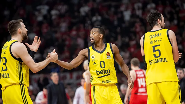 Fenerbahce se lleva la victoria en Grecia, 77-87